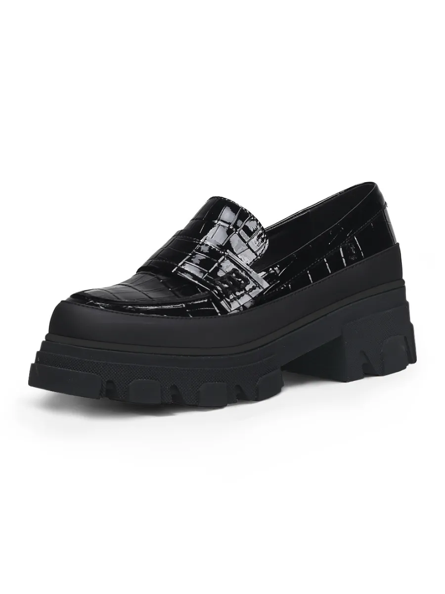 Chunky Heel Croc Pattern Loafer - Black