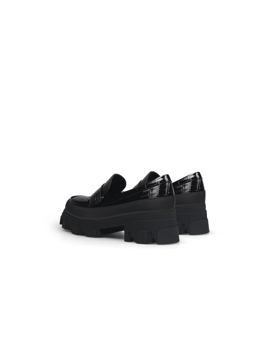 Chunky Heel Croc Pattern Loafer - Black