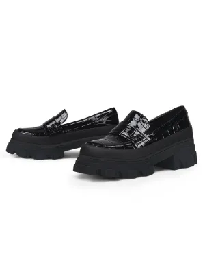Chunky Heel Croc Pattern Loafer - Black