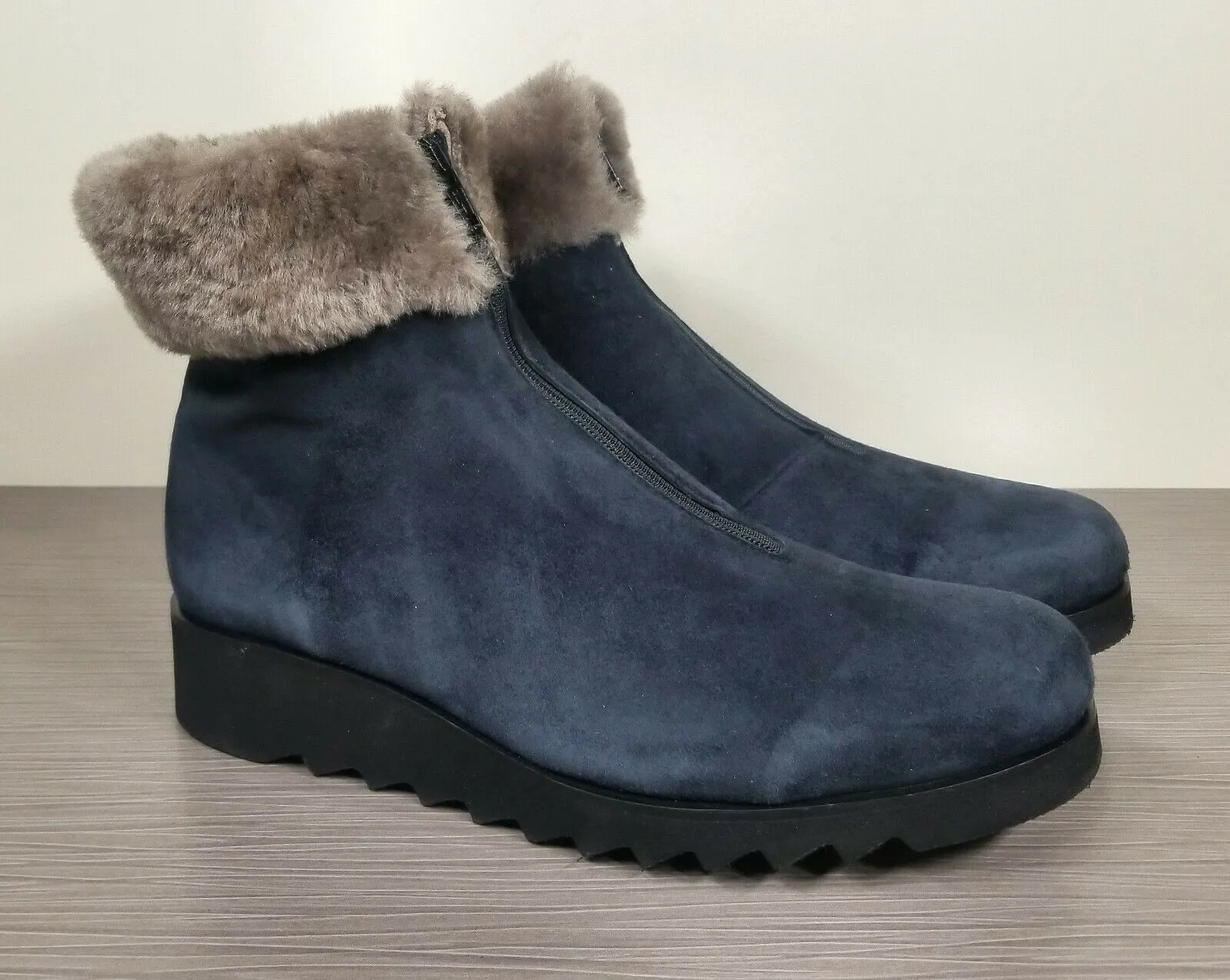 New Nordstrom Item! Italian Ron White "Deniz" Cashmere Suede Leather & Shearling Weatherproof Ankle Boots, Navy, Sz 37/7! Retails $495 