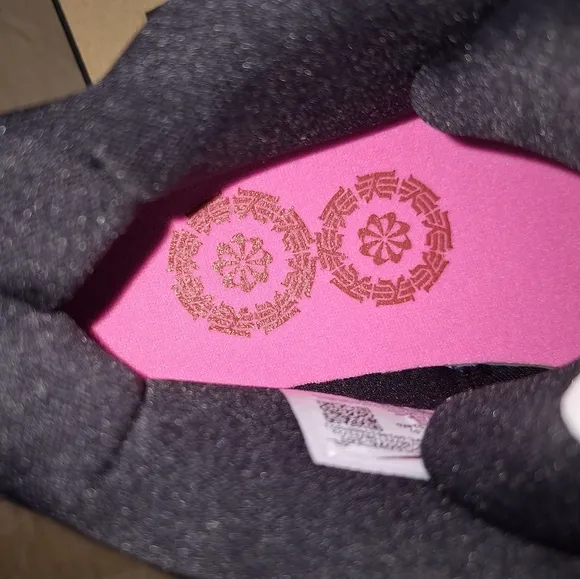 Nike Kyrie 8 GO (GS) White/White-Black new with the box.