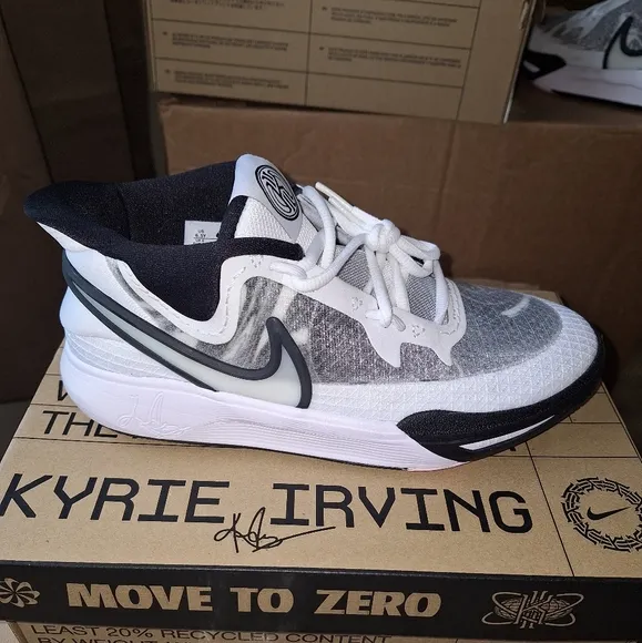Nike Kyrie 8 GO (GS) White/White-Black new with the box.